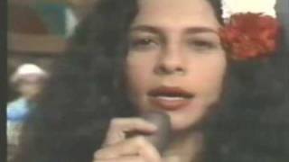 Miniatura de "Gal Costa - "Oração de Mãe Menininha" (Show "Índia" 1973)"