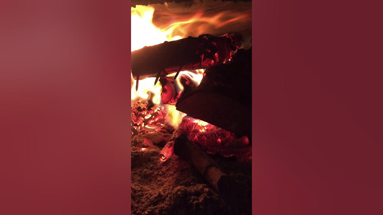 焚き火 暖炉 薪ストーブ キャンプファイア - YouTube