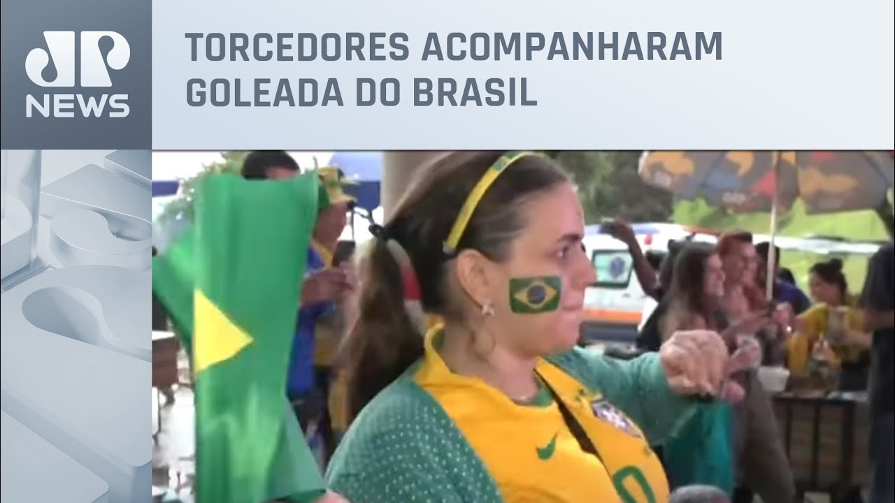 Torcida faz festa no Museu do Futebol em São Paulo