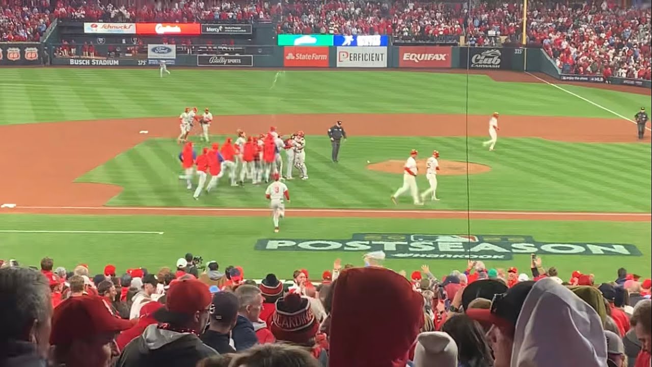 Fan video: PHILLIES WIN NL WILD CARD! EDMUNDO SOSA MAKES THE FINAL