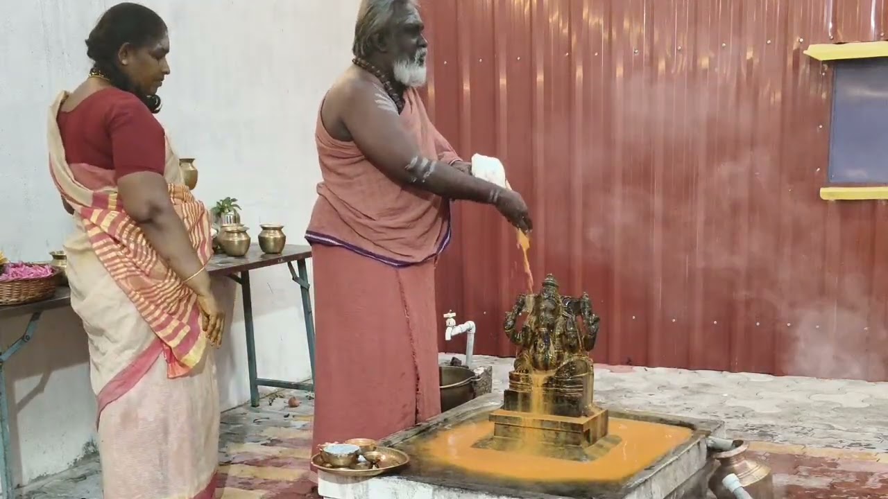 ஆதிமூலமானவன், ஆதிமூல கணபதிக்கு அபிடேகம் நிகழ்த்தி கலியுகத்திற்கு வரமருளிய காட்சி.