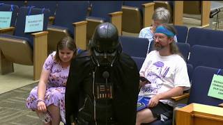 ‘The Emperor is a fan of FLOCK: Darth Vader cosplayer supports FLOCK in San Diego | NBC 7 San Diego