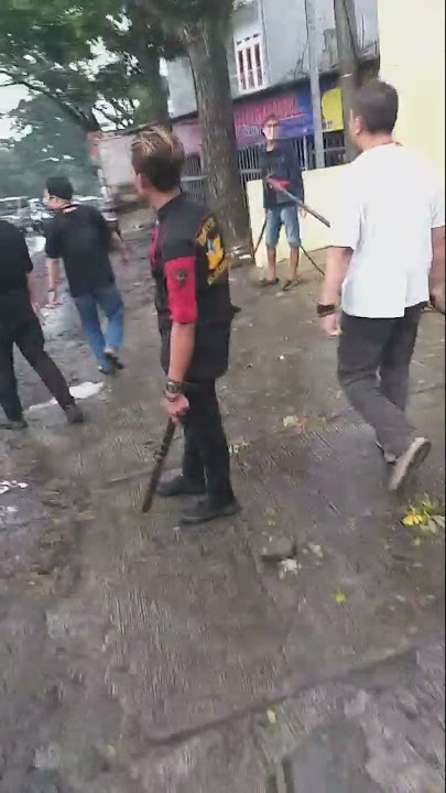 Terjadi rusuh    antar ormas  sapujagat vs bpkb   di sukabumi