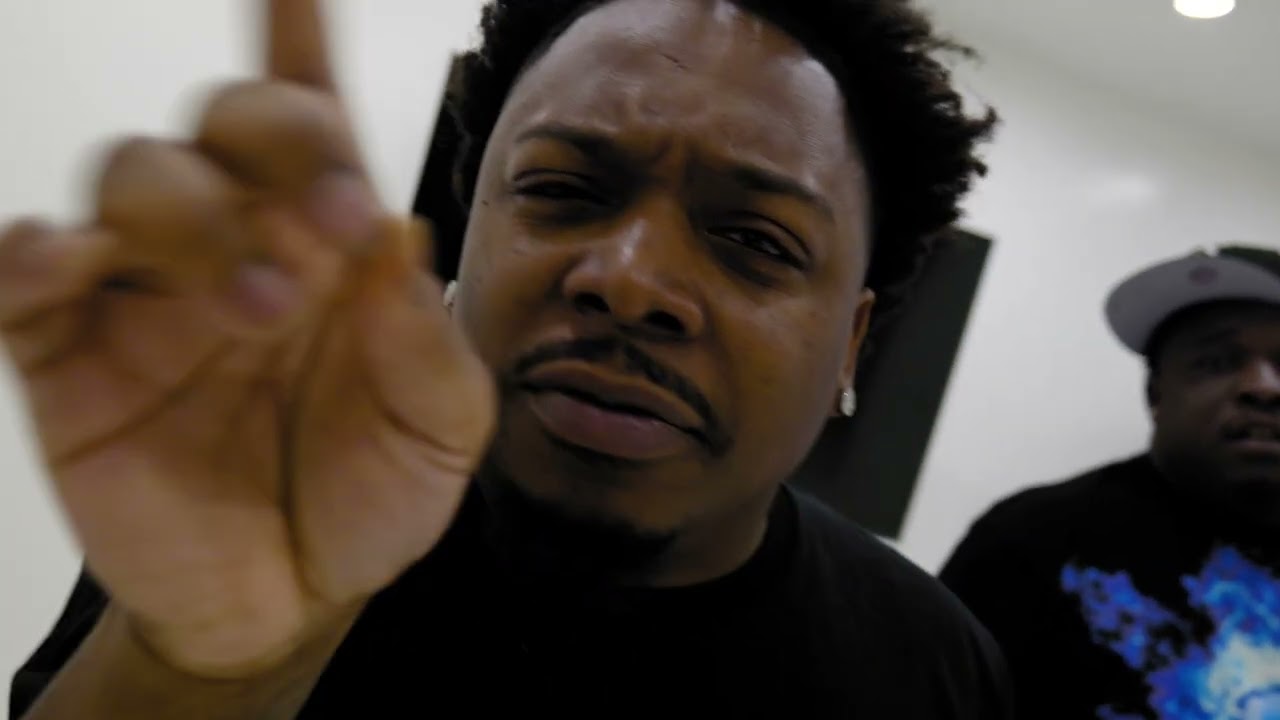 Watch Polo Saucy x Mg Lil Bubba - On Pause (Official Music Video) on YouTube Watch Polo Saucy x Mg Lil Bubba - On Pause (Official Music Video) on YouTube