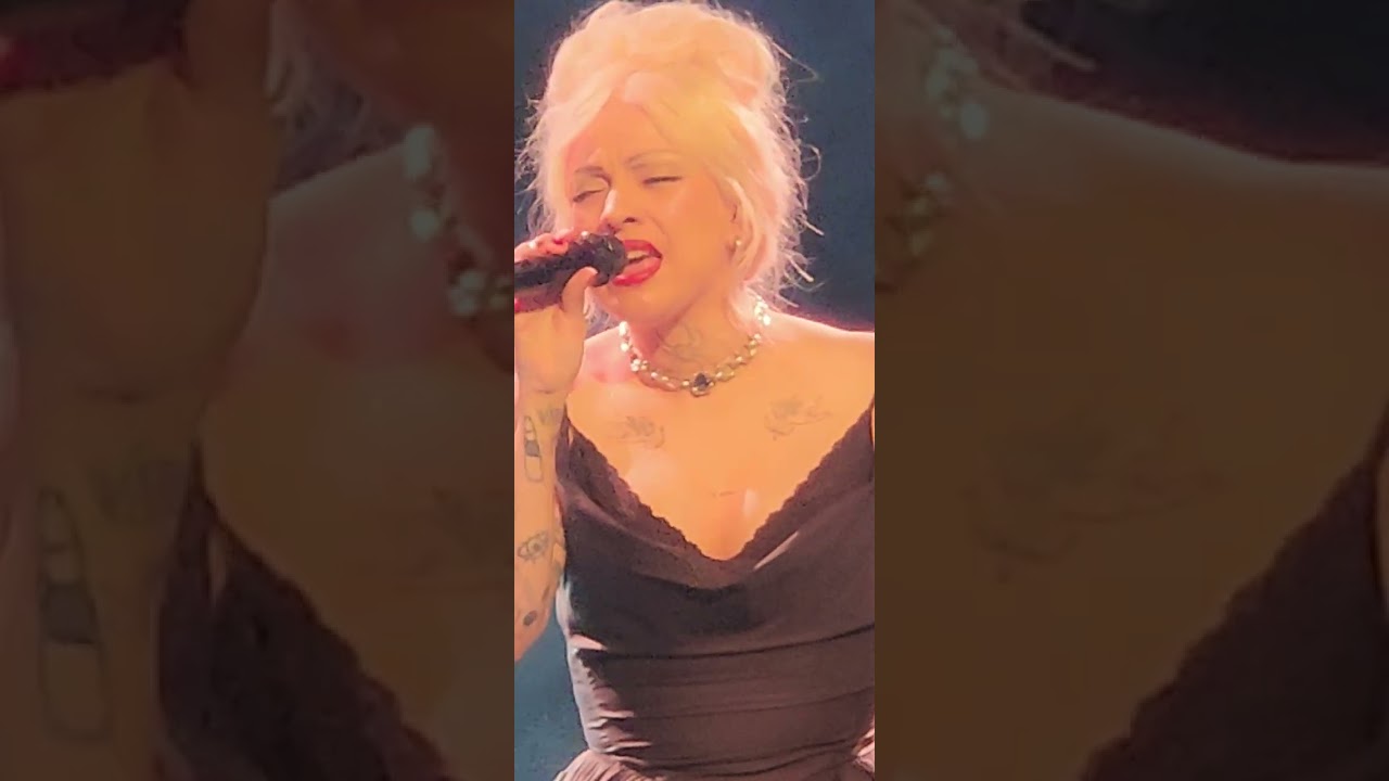 MON LAFERTE en el teatro Municipal de Viña .... Cómo se llama esta canción? #monlaferte #viña2026 