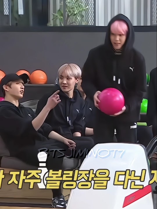 They are all lost the game and bowed infront of Jungkook😂🤭