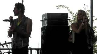 Perry Farrell &amp; LeAnn Rimes - Here Comes The Sun - Lollapalooza 2009