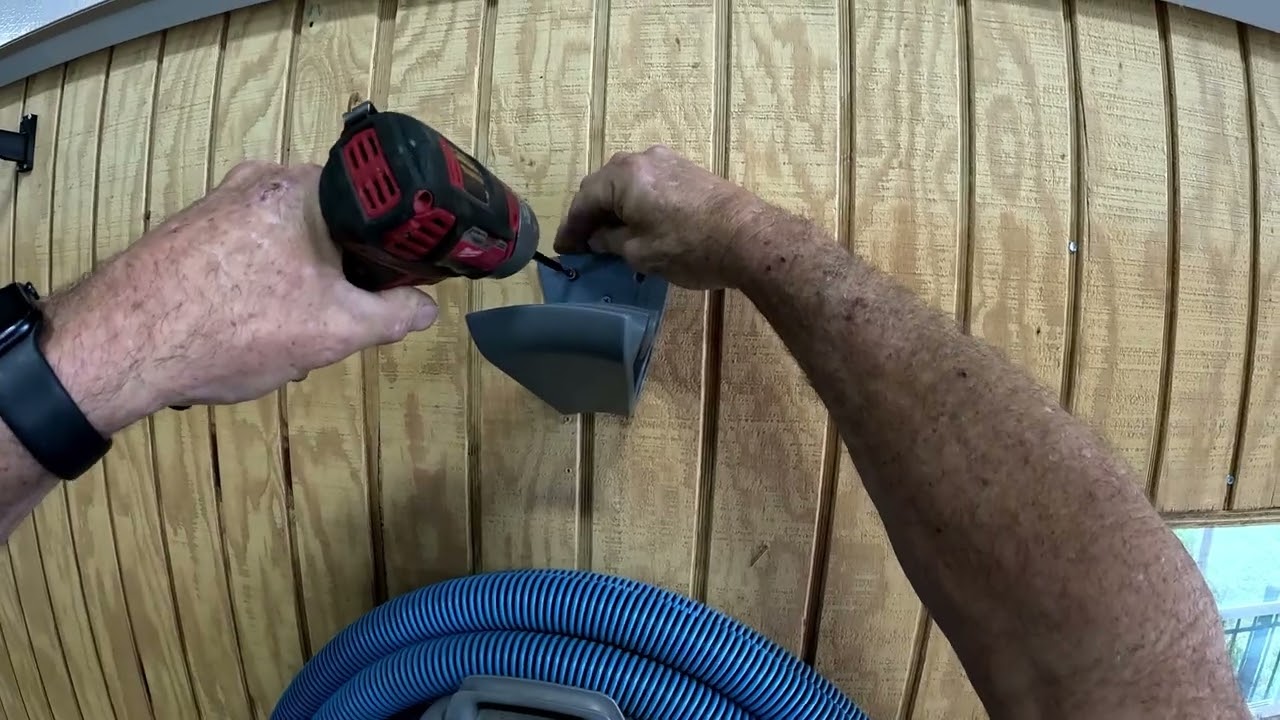 3D Printed Shop Vacuum Hose Holder