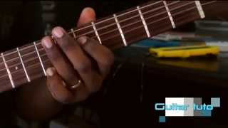 Video-Miniaturansicht von „Pona bolamu "Athom's & Nadege" [Guitar tuto]“
