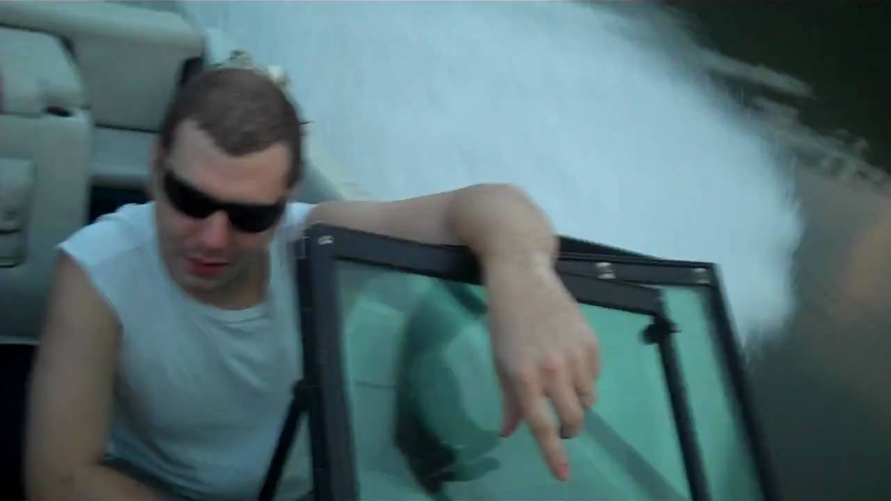 whos driving the boat ?! - YouTube