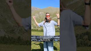 TRYAD plays Q.U.A.K.E &amp; Acrobatik - Drones #melodictechno #techhouse