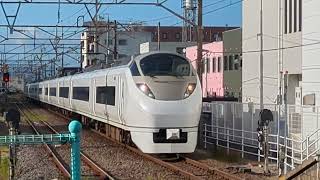 E657、651色入線シーン