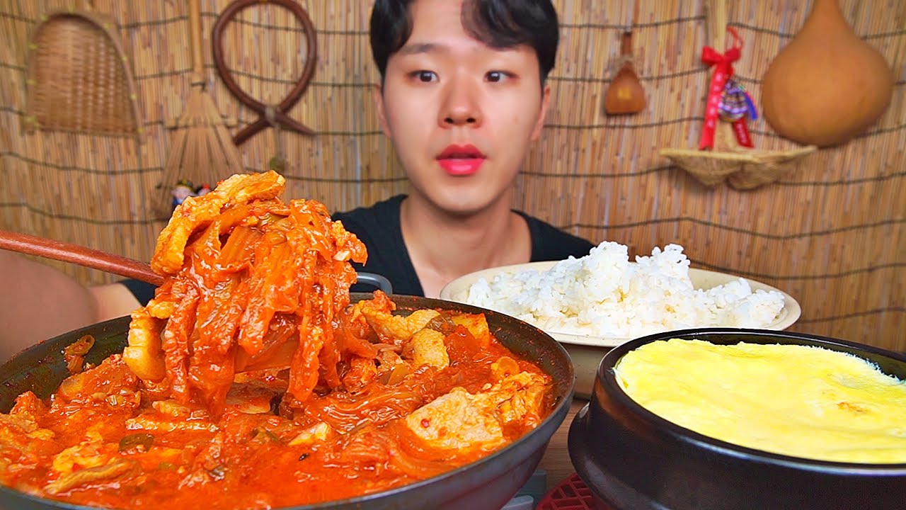 삼겹김치짜글이 계란찜 밥한대접. 젓가락은 필요없습니다. 명절음식 해장합시다. PORK KIMCHI JJAGEUL STEAMED EGG KOREAN FOOD ASMR MUKBANG.