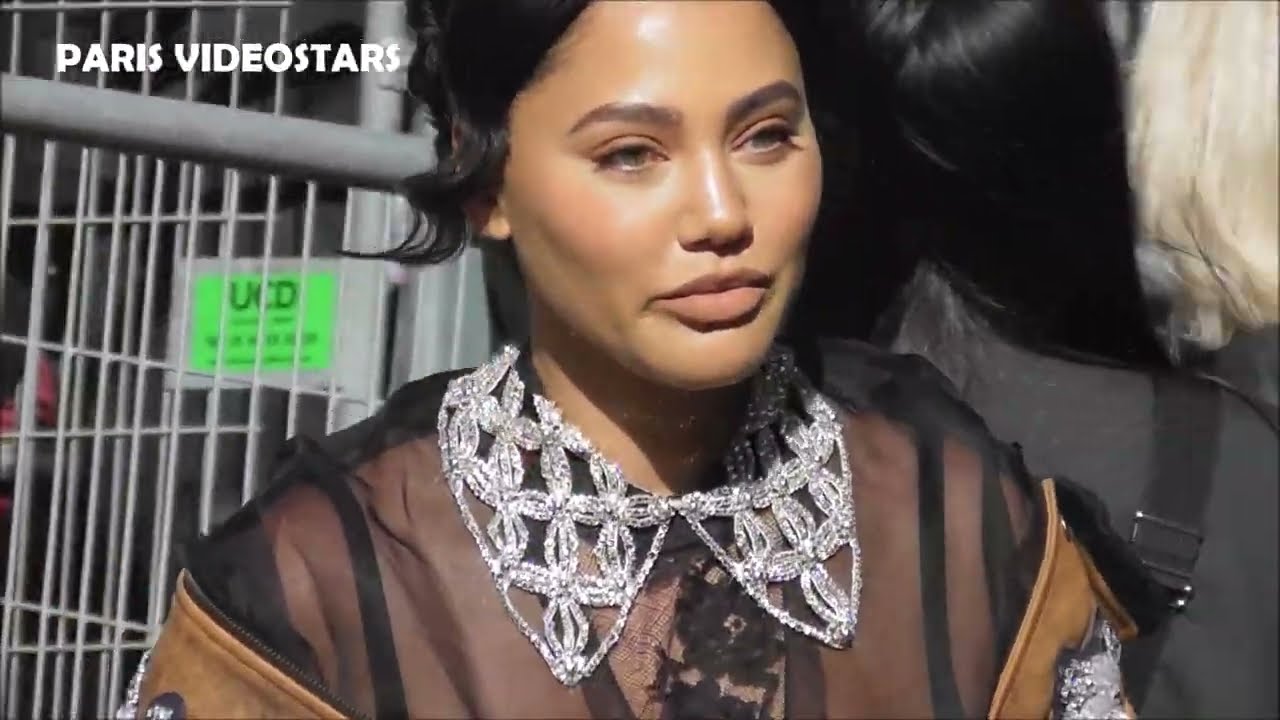 Ayesha Curry ( wife of Stephen Curry ) @ Paris Fashion Week 4 october 2022  show Miu Miu - YouTube
