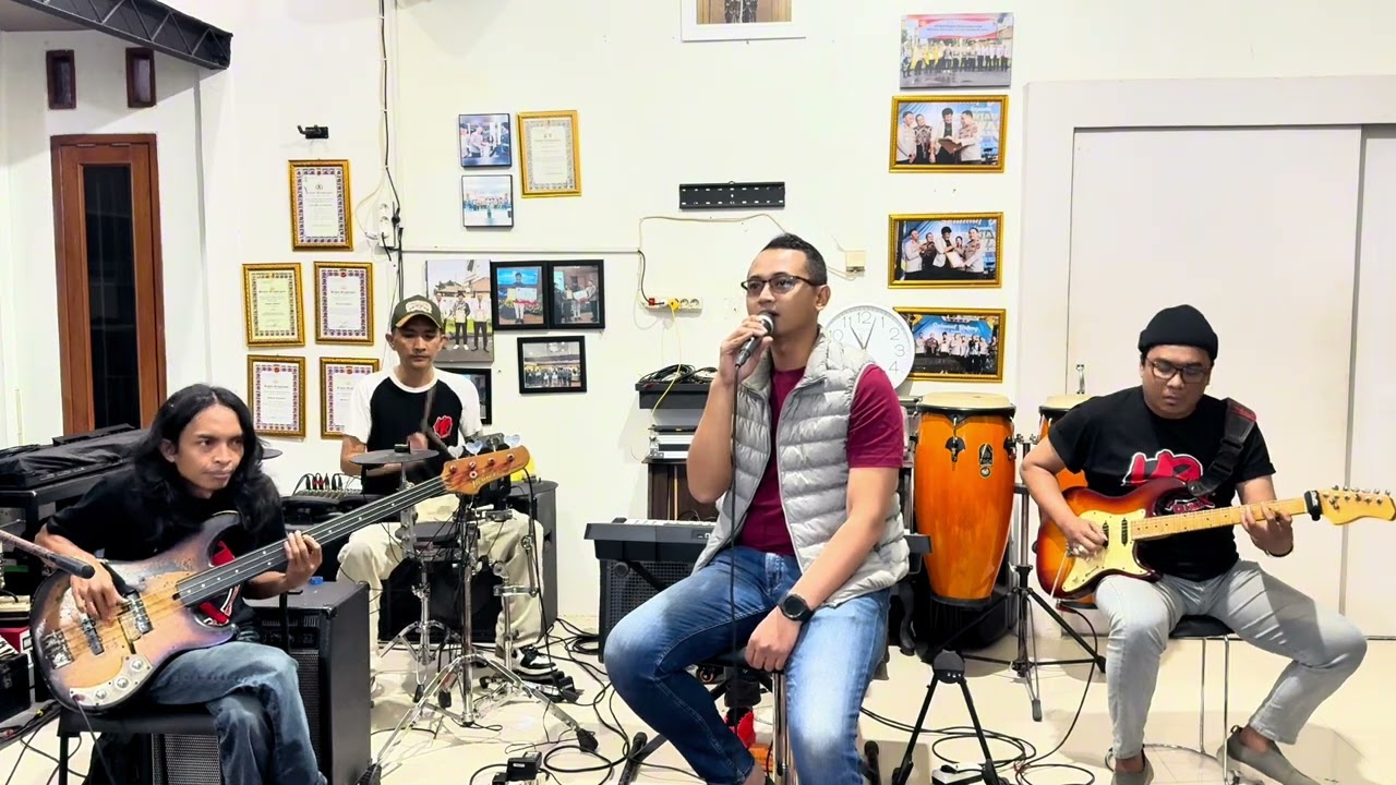 Selamat Tinggal Masa Lalu - Five Minute Cover Adjie and Riap band HDK