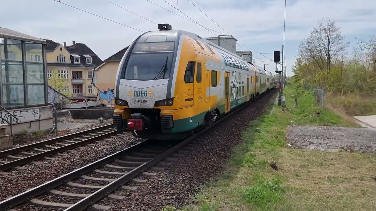 Züge im Bahnhof Berlin - Lichterfelde Ost