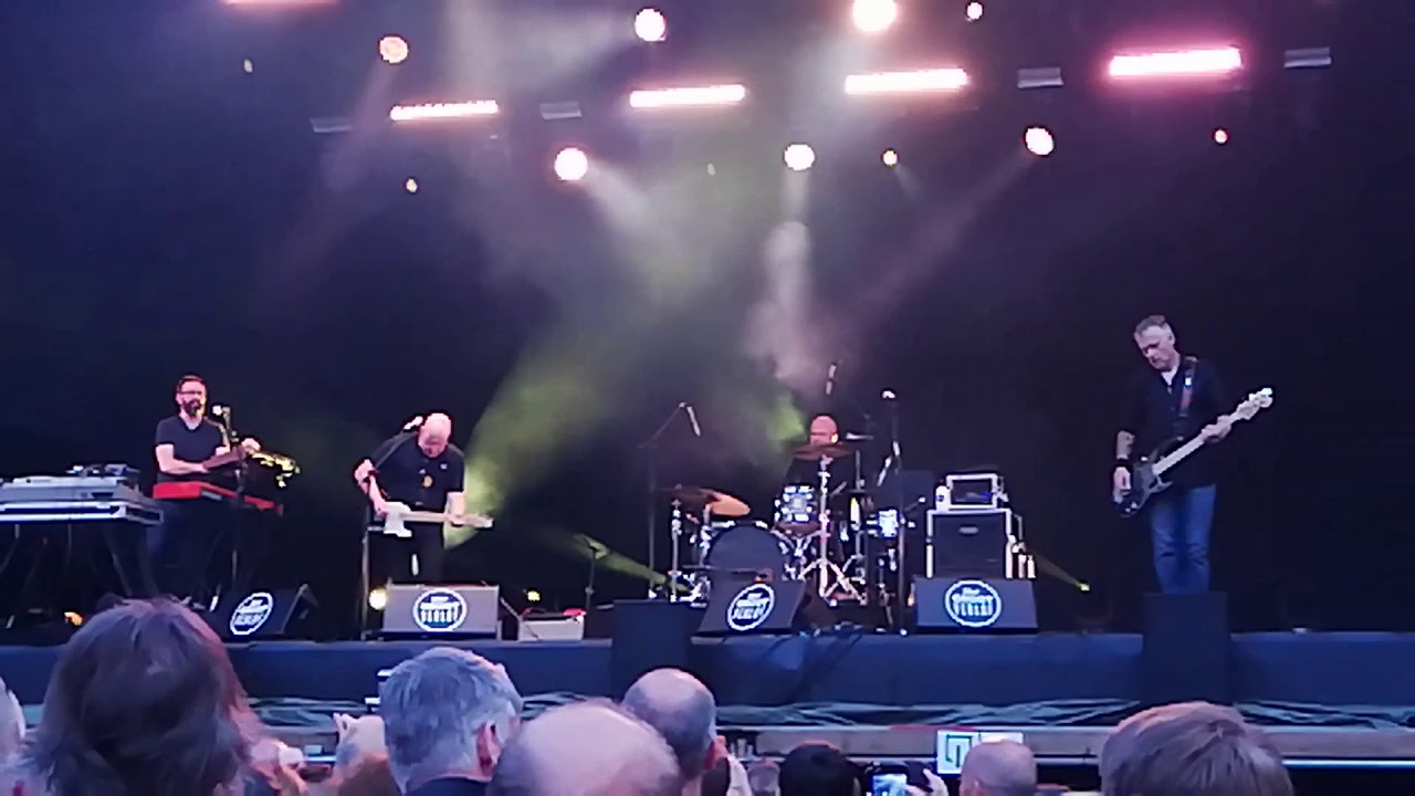 De Mens - Dit Is Mijn Huis @ Beleuvenissen 2019 - YouTube