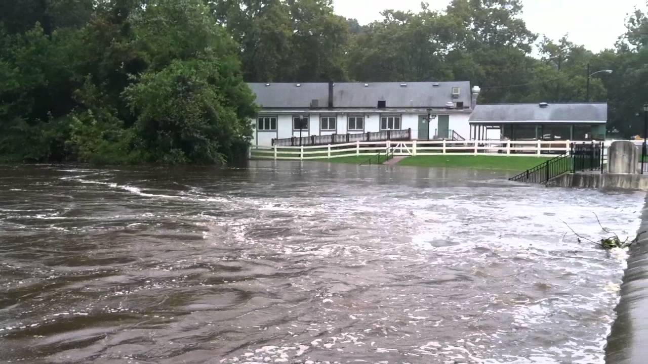 Devoe Lake Spotswood NJ during Hurricane Irene 811 YouTube