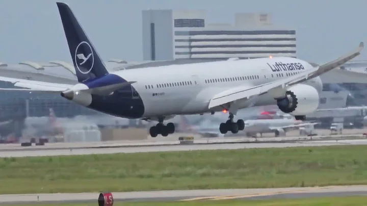 Lufthansa Boeing 787-9 Dreamliner from Frankfurt and American Boeing 777-323 landing at DFW Airport