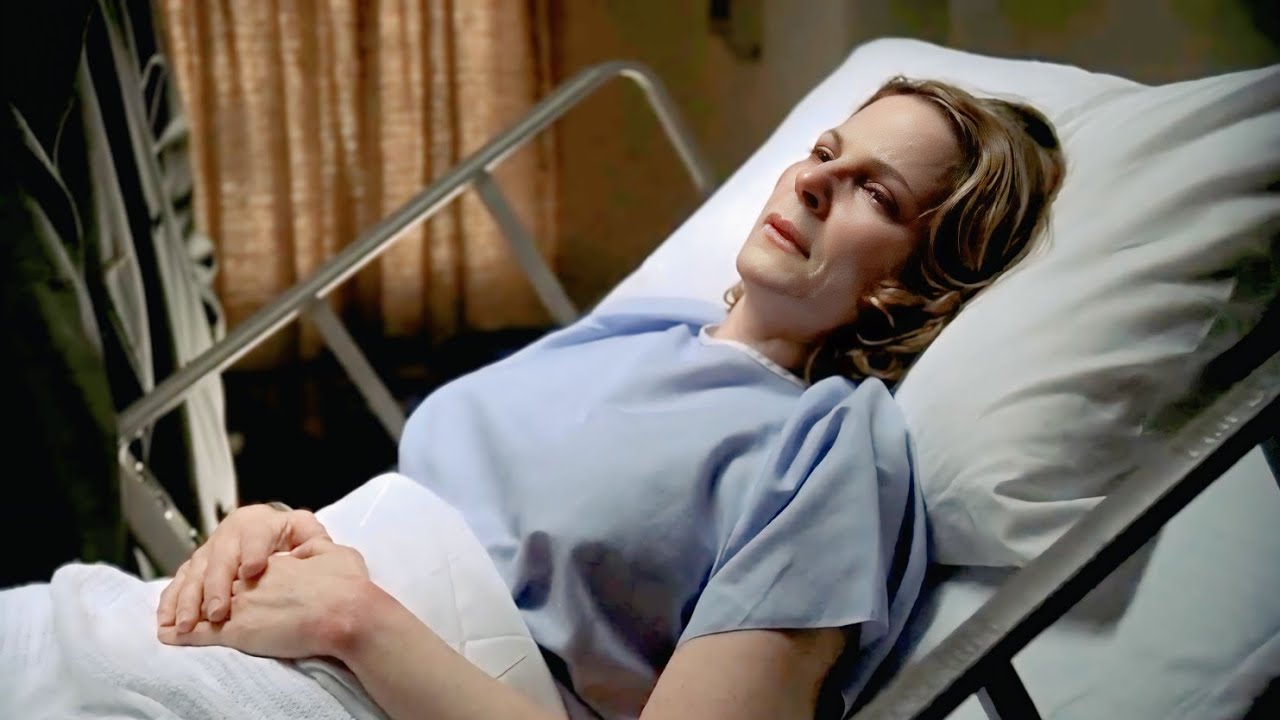 Жена подвергается нападению неизвестного злоумышленника на глазах у мужа, который затем погибает....