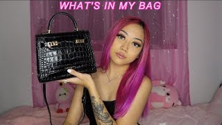 WHAT&#39;S IN MY BAG 2020 || ft. Teddy Blake