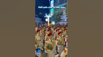 Khối quân nhạc nữ diễu binh tuyệt đẹp