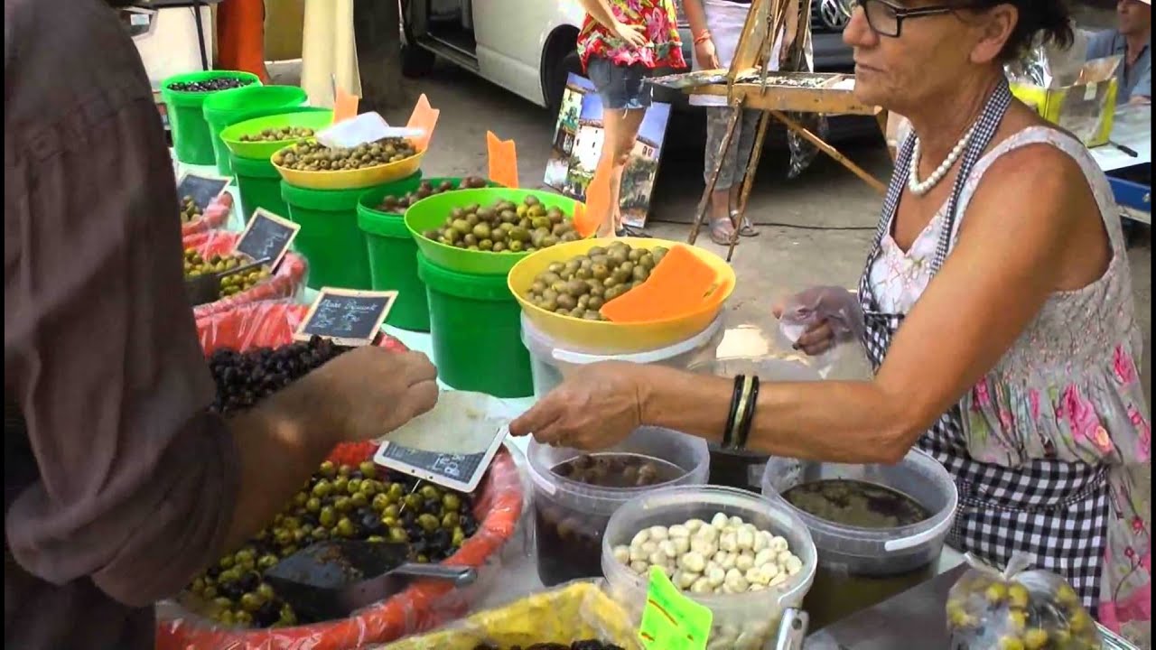 Montclus - Gard - marché des Producteurs place des Aires