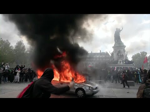 Protester loses hand to police grenade during protests in France | AFP