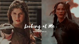 Multifemale││Looking at me