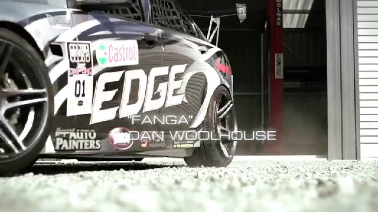 Fanga Dan's D1NZ Castrol EDGE drift Commodore in action
