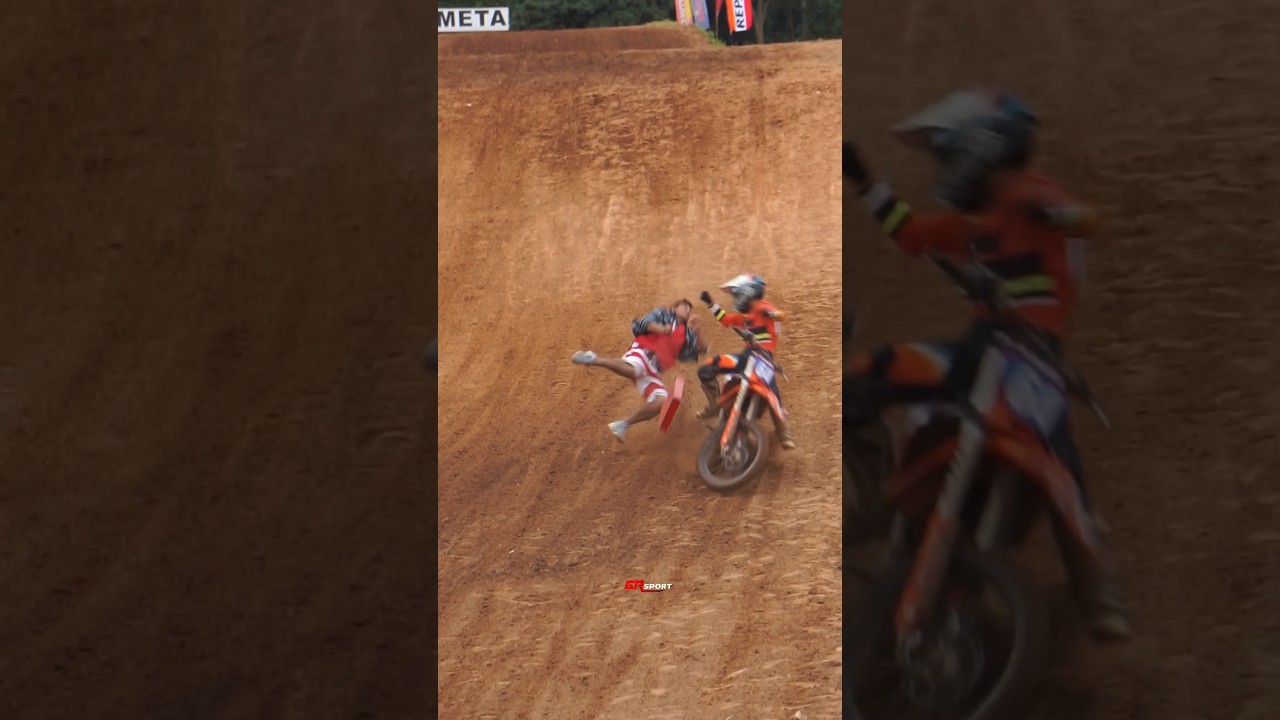 Público Imprudente 🚷 Provoca accidente en carrera de Motocross, Válida por la Tercera Fecha Nacional