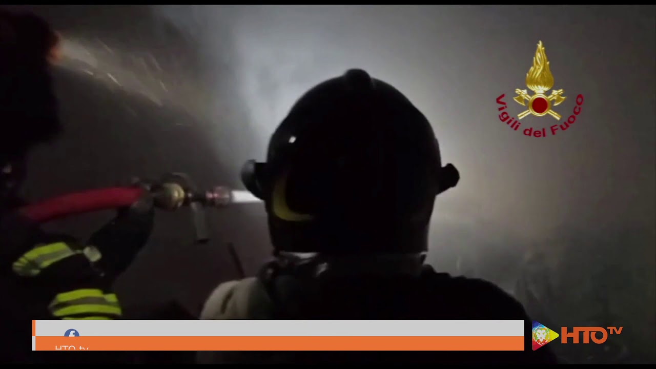 Vigili del Fuoco - Rimini - incendio nell'ex macello pubblico in via Dario Campana - www.HTO.tv