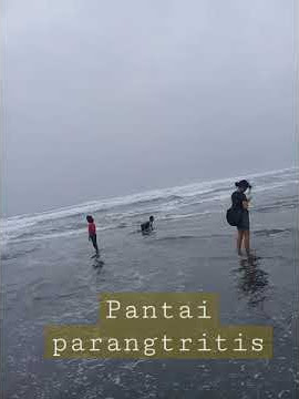 Suasana pagi pantai parangtritis