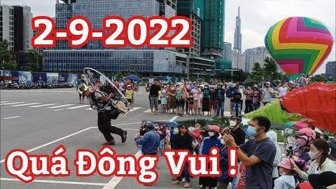 Độc đáo dù lượn - Khinh khí cầu trên sông Sài Gòn tại cầu Thủ Thiêm 2