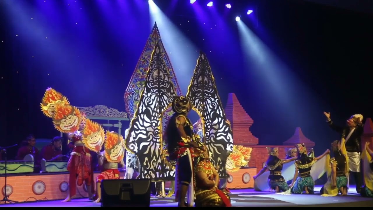 Pagelaran wayang wong versi cirebon lakon jabang tutuka/lahir nya gatotkaca