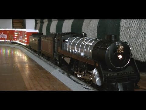 Royal Holiday: MTH Royal Hudson CP 2860 pulls the Canadian Pacific Holiday Train