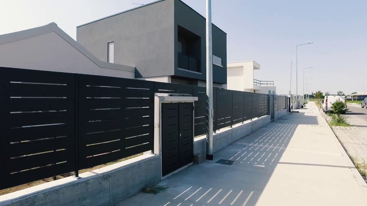 video su come si montano i pannelli per recinzioni