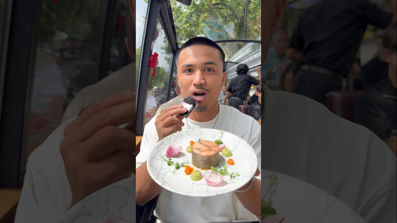 This RESTAURANT was IN A BUS😳 