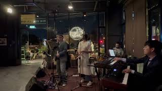15 Magic Ways / 山下達郎 (Tatsuro Yamashita) - YouTube