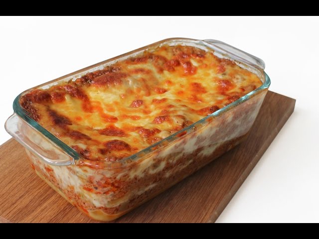 ลาซานญ่าซอสเนื้อ : Traditional Lasagna Bolognese - YouTube