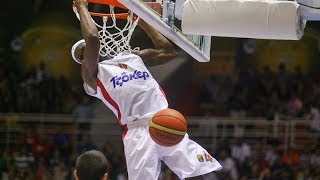 Το κάρφωμα του Πετγουει με την Σιένα / Petway dunk against Siena