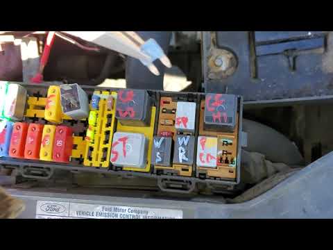 2005 Ford Taurus AC Relay & Fuse