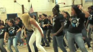 BEYONCE Surprises students @ PS161 "Let's Move" Flash Workout