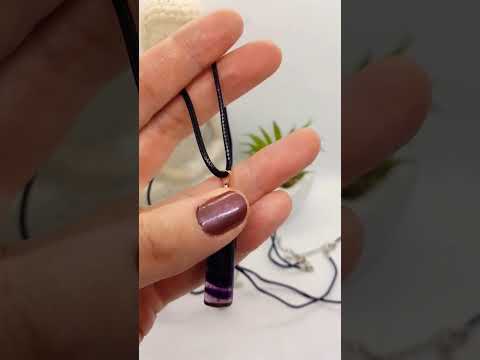 Яскравий кулон "циліндр" на шнурку натуральний камінь флюоріт, видео 1