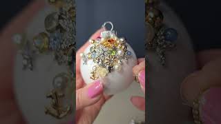 How to Make a Christmas Tree Ornament of Vintage Jewelry  #jewelry #cristmasdecor