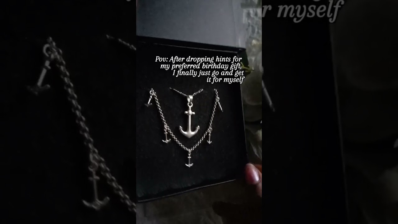 Chain designs are usually versatile and ideal for everyday wear