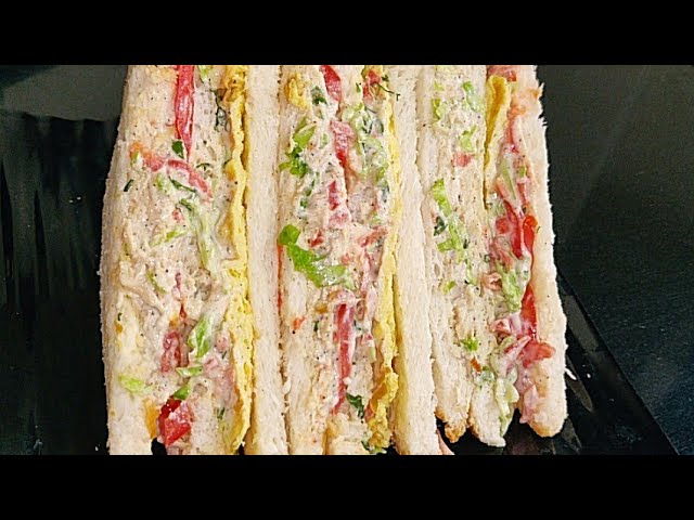 chicken club sandwich with egg
