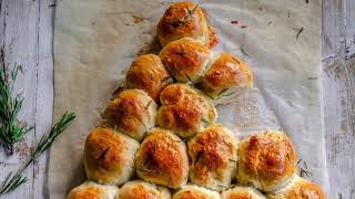 Christmas Tree Pull-Apart Bread
