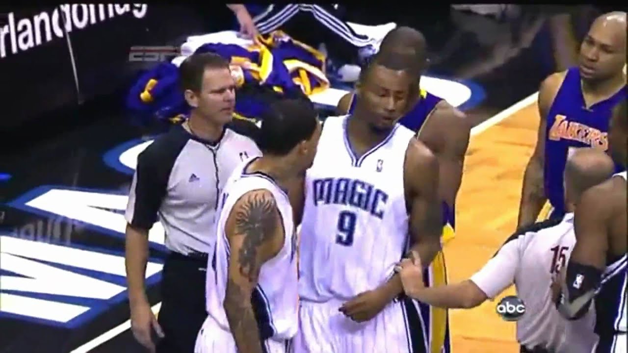 Matt Barnes Vs. Kobe Bryant - YouTube