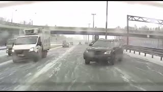 Проделка зимы: массовое ДТП из 15 машин на Ярославском шоссе в Подмосковье